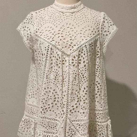 ZIMMERMANN EYELET COTTON BLOUSE. COLOR: WHITE. SIZE: 2AU (10US).